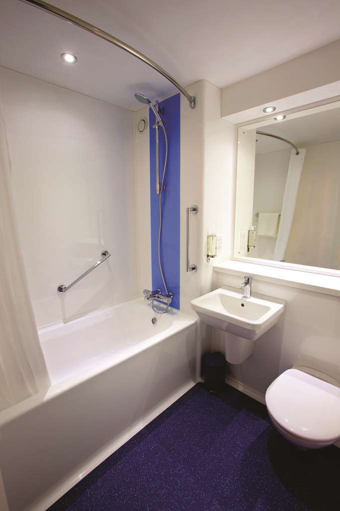 Travelodge London Chessington Tolworth Londres Quarto foto