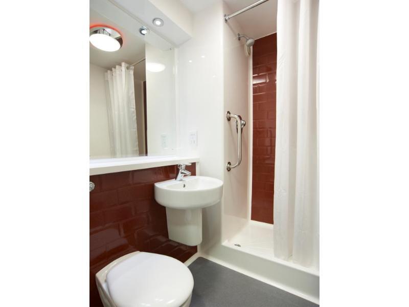 Travelodge London Chessington Tolworth Londres Exterior foto
