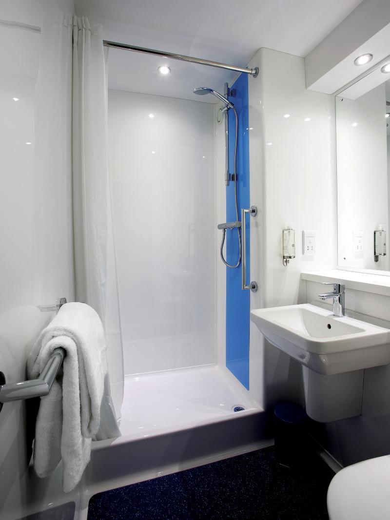 Travelodge London Chessington Tolworth Londres Exterior foto